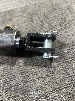 Dalton Hydraulic Tie-Rod Cylinder 2.5 Bore, 16 Stroke, 3,000 psi