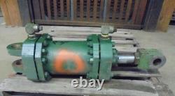 Hydraulic Cylinder 8 Bore, Approx 8 Stroke, 2.5 Rod, 38 Overall Length