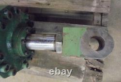 Hydraulic Cylinder 8 Bore, Approx 8 Stroke, 2.5 Rod, 38 Overall Length