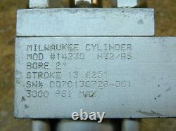 MILWAUKEE 2 Bore X 13-5/8 Stroke Hydraulic Cylinder 3000 psi