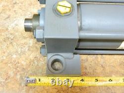 Miller 2-1/2 bore X 7 stroke hydraulic cylinder 3000 psi series HV2