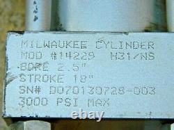 Milwaukee 2-1/2 Bore X 18 Cylindre Hydraulique À Accidents Cérébraux 3000 Psi H31